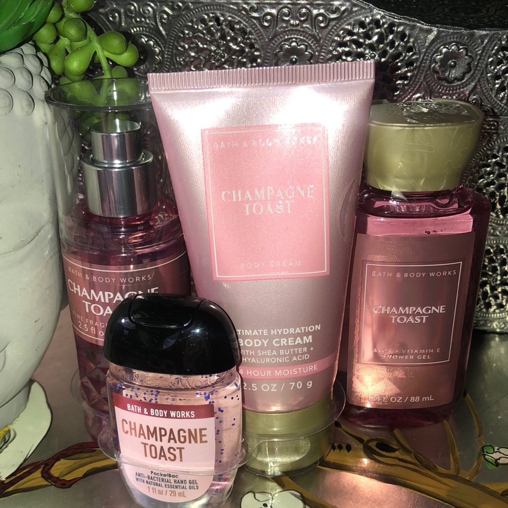 Bath and Bodyworks, champagne and toast travel gift set combo